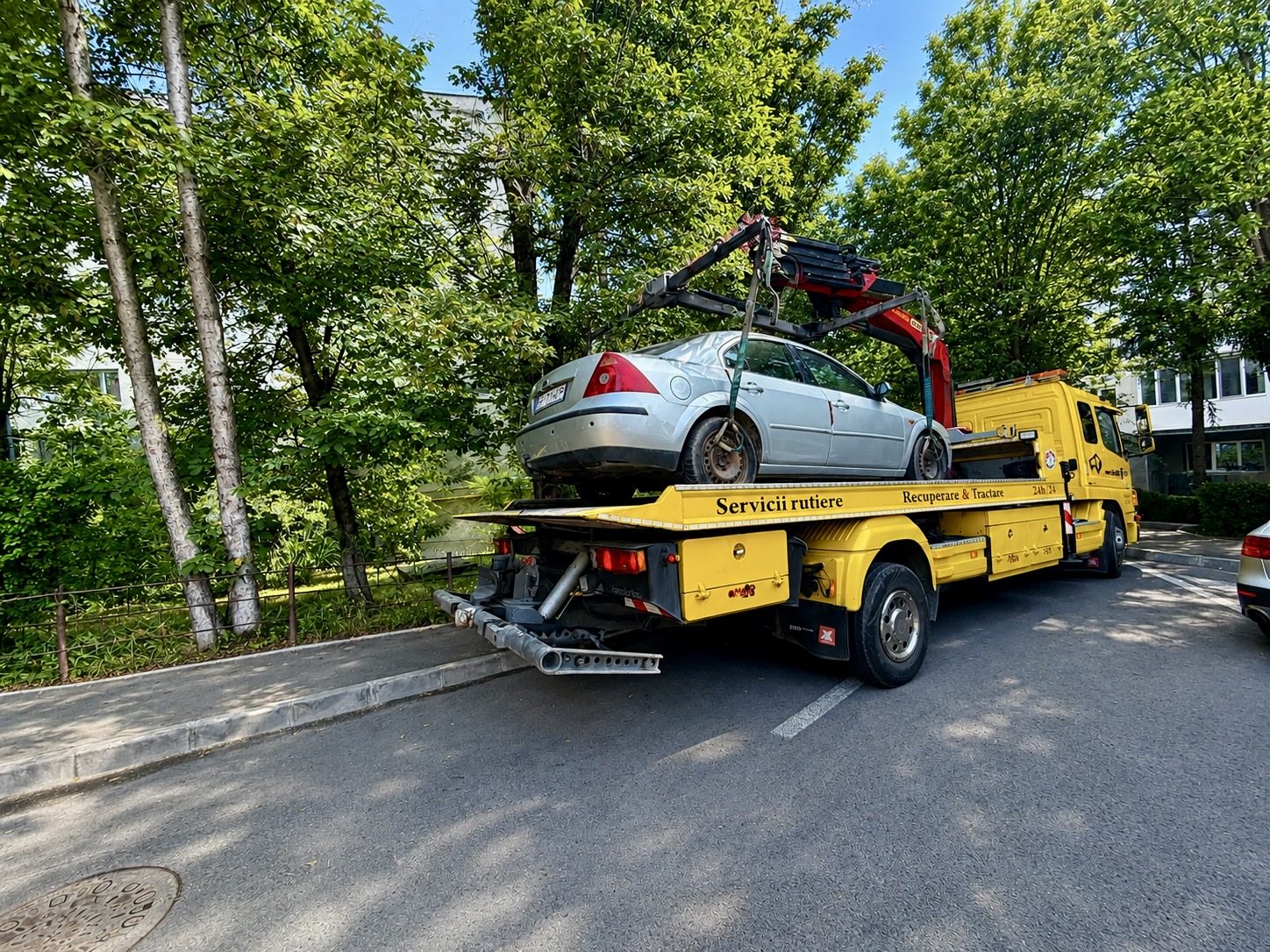 Elszállították az elhagyott autókat, újabb parkolóhelyek szabadultak fel Sepsiszentgyörgyön